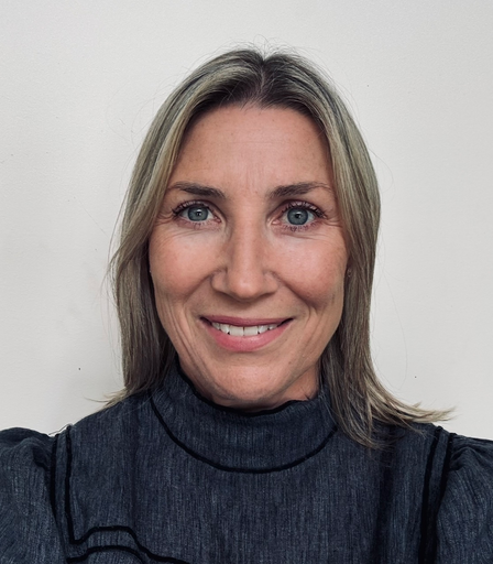 Simone W